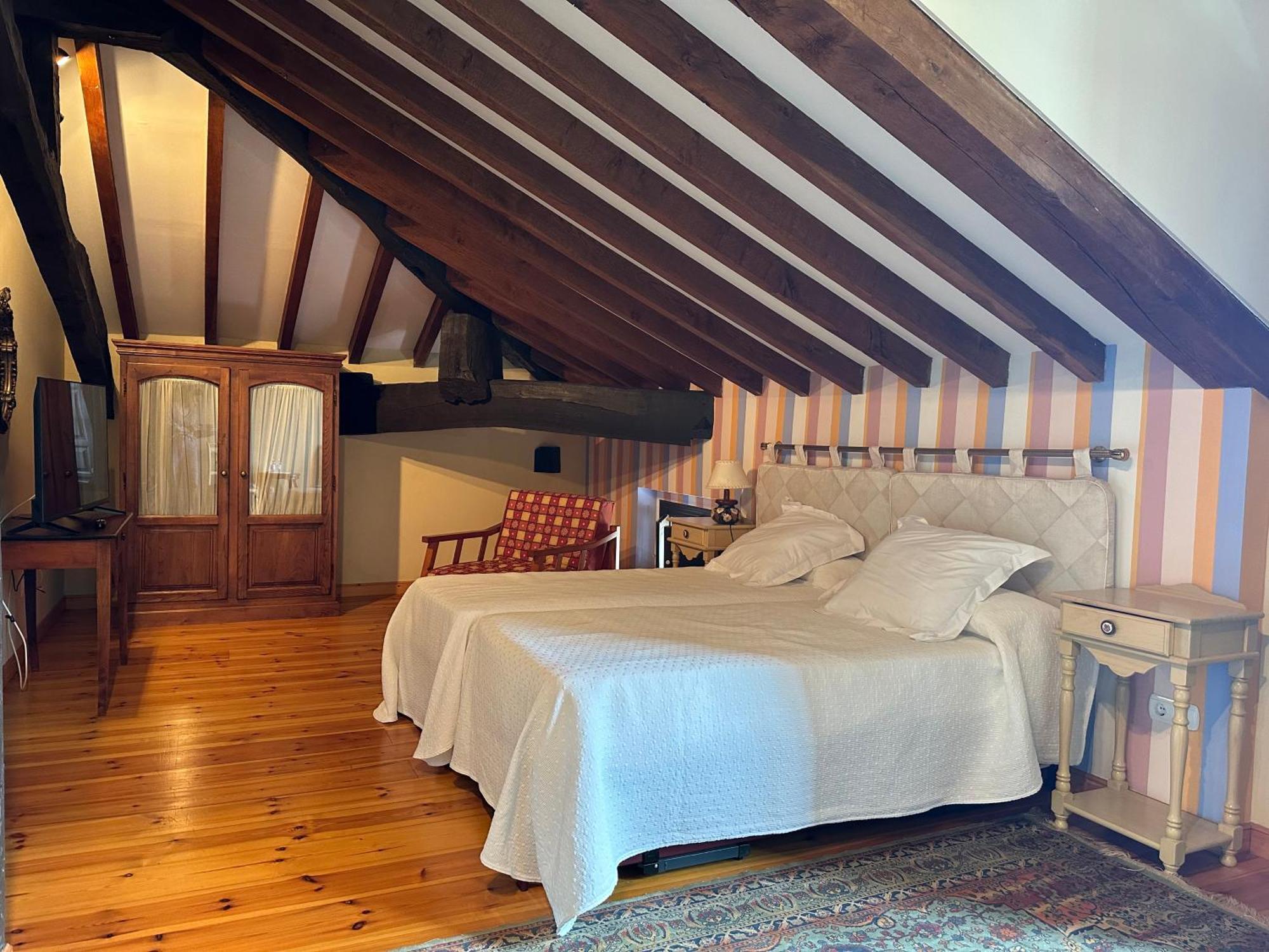 Hotel Palacio La Casona De Cerrazo Extérieur photo