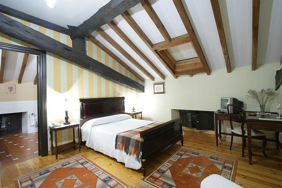 Hotel Palacio La Casona De Cerrazo Extérieur photo